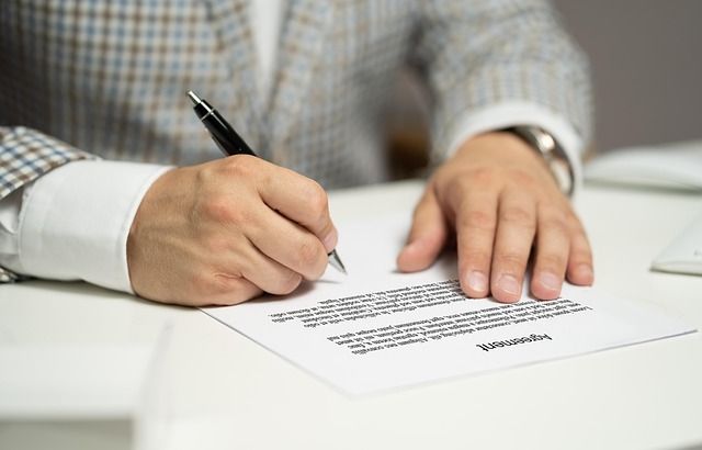 Jak prawo wpływa na rozwój branży innowacji technologicznych?